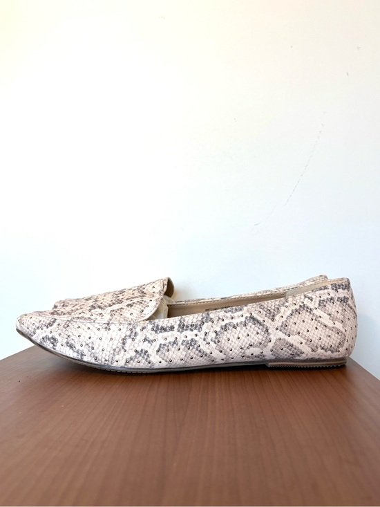 Time and Tru Shoes - Time & Tru Cream Feather Loafer Flats Studded Snake Print Ballet Size 12 Wide